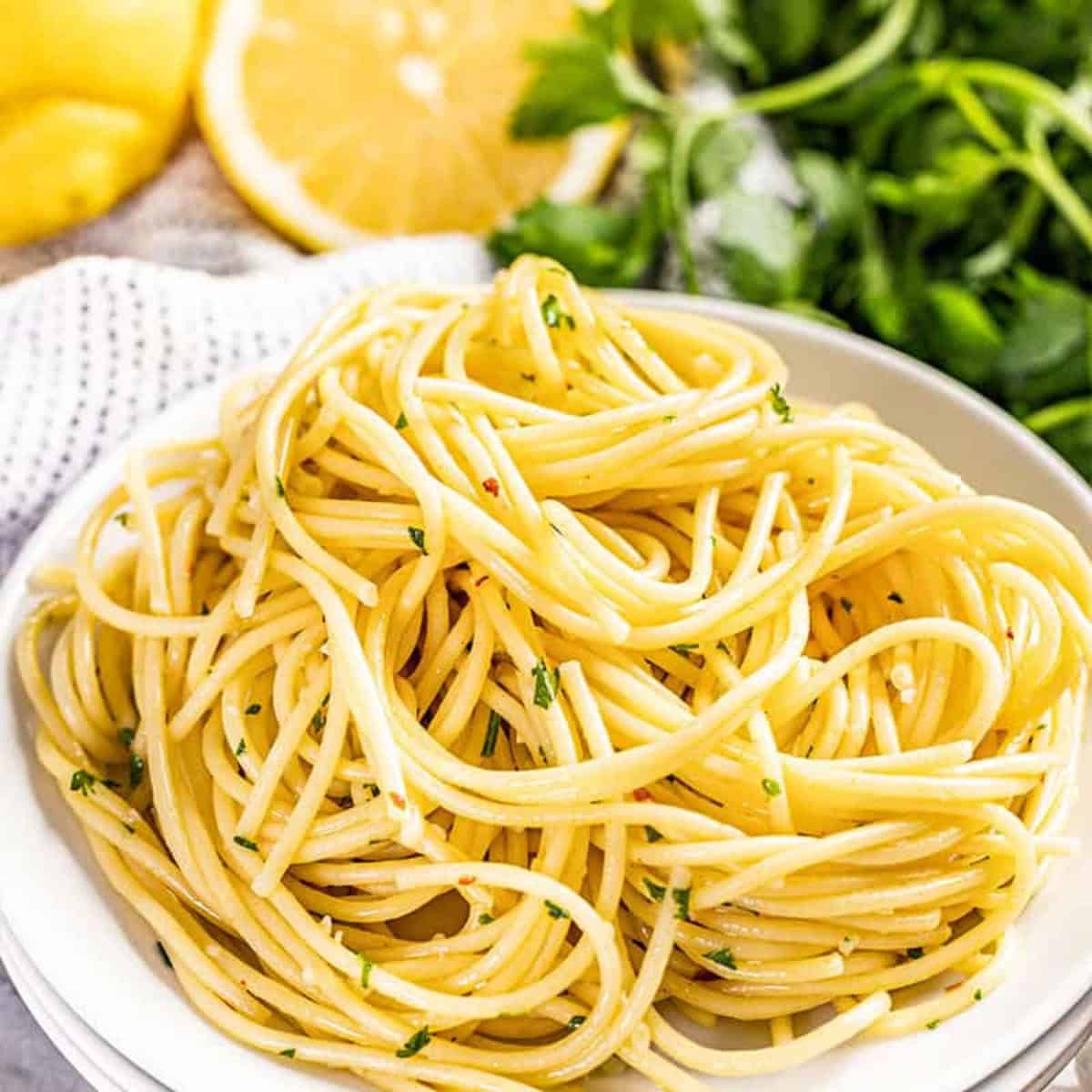 Snelle pasta met olijfolie en knoflook